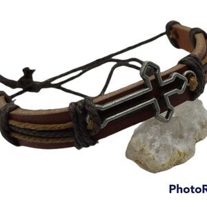 Leather cross bracelet simplistic religious‎